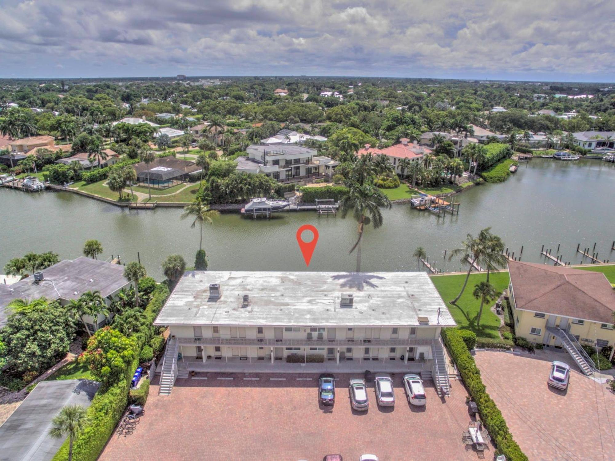 Walk To Lowdermilk From Amazing & Cute With Back Bay Views Holiday home *