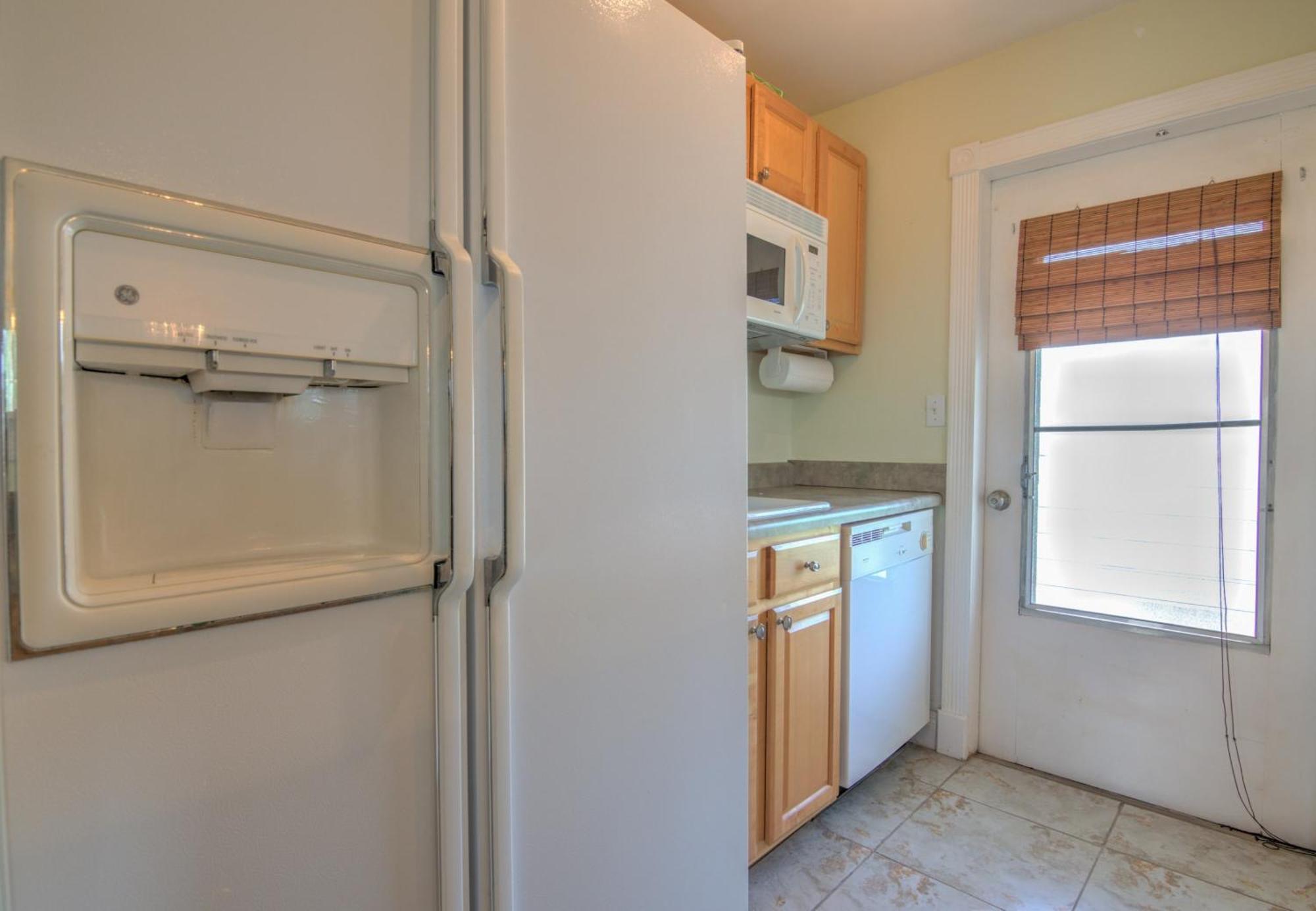 Walk To Lowdermilk From Amazing & Cute With Back Bay Views Naples