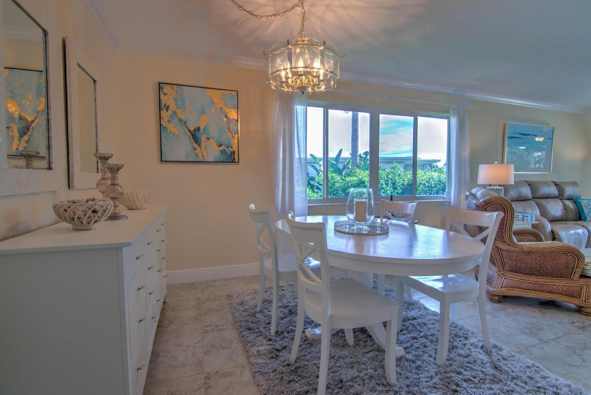 Walk To Lowdermilk From Amazing & Cute With Back Bay Views *