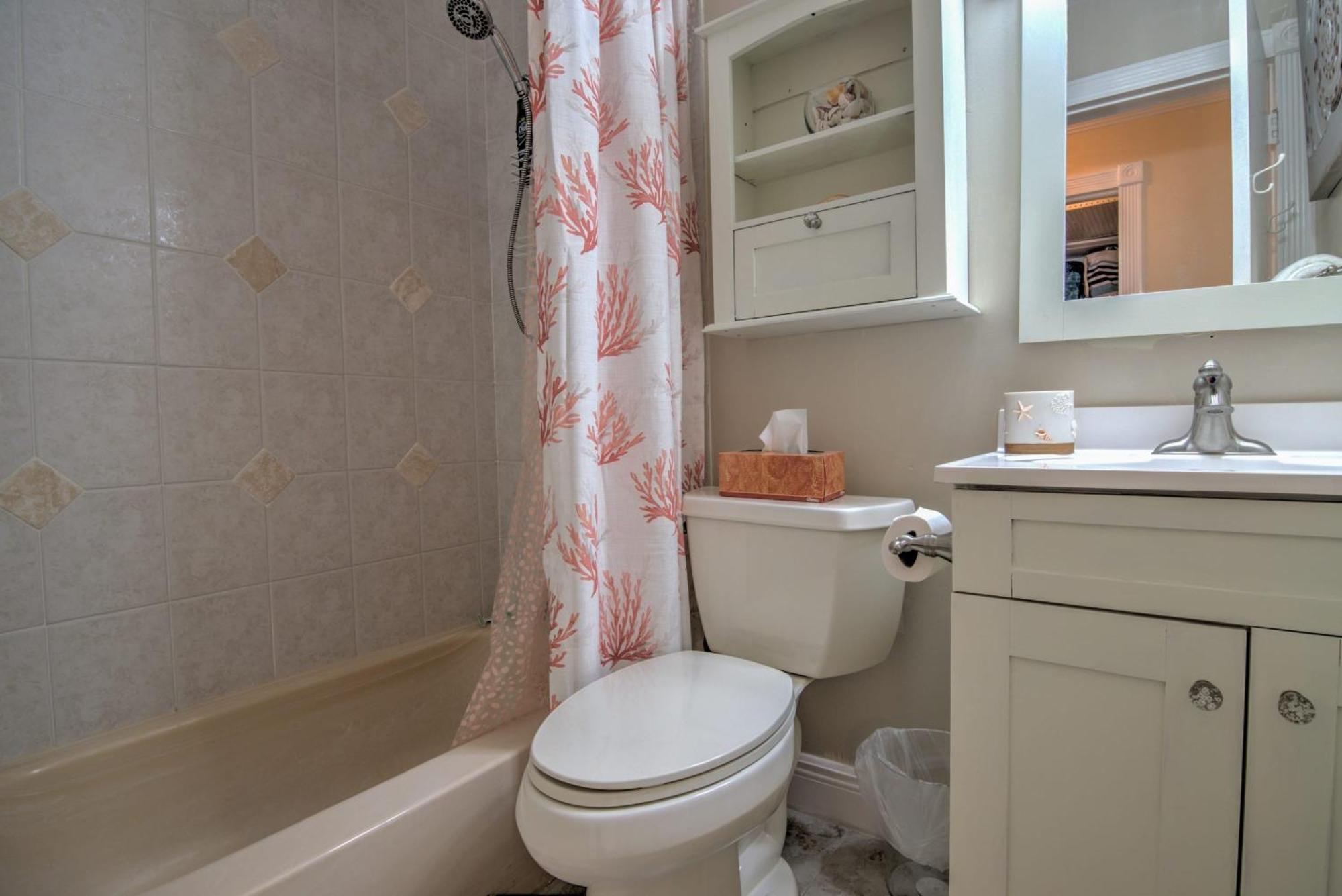 Holiday home Walk To Lowdermilk From Amazing & Cute With Back Bay Views Naples