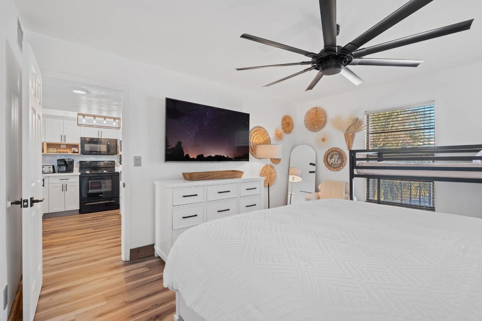 Spend Your Vacation In Luxury With Pool Views #243 Naples
