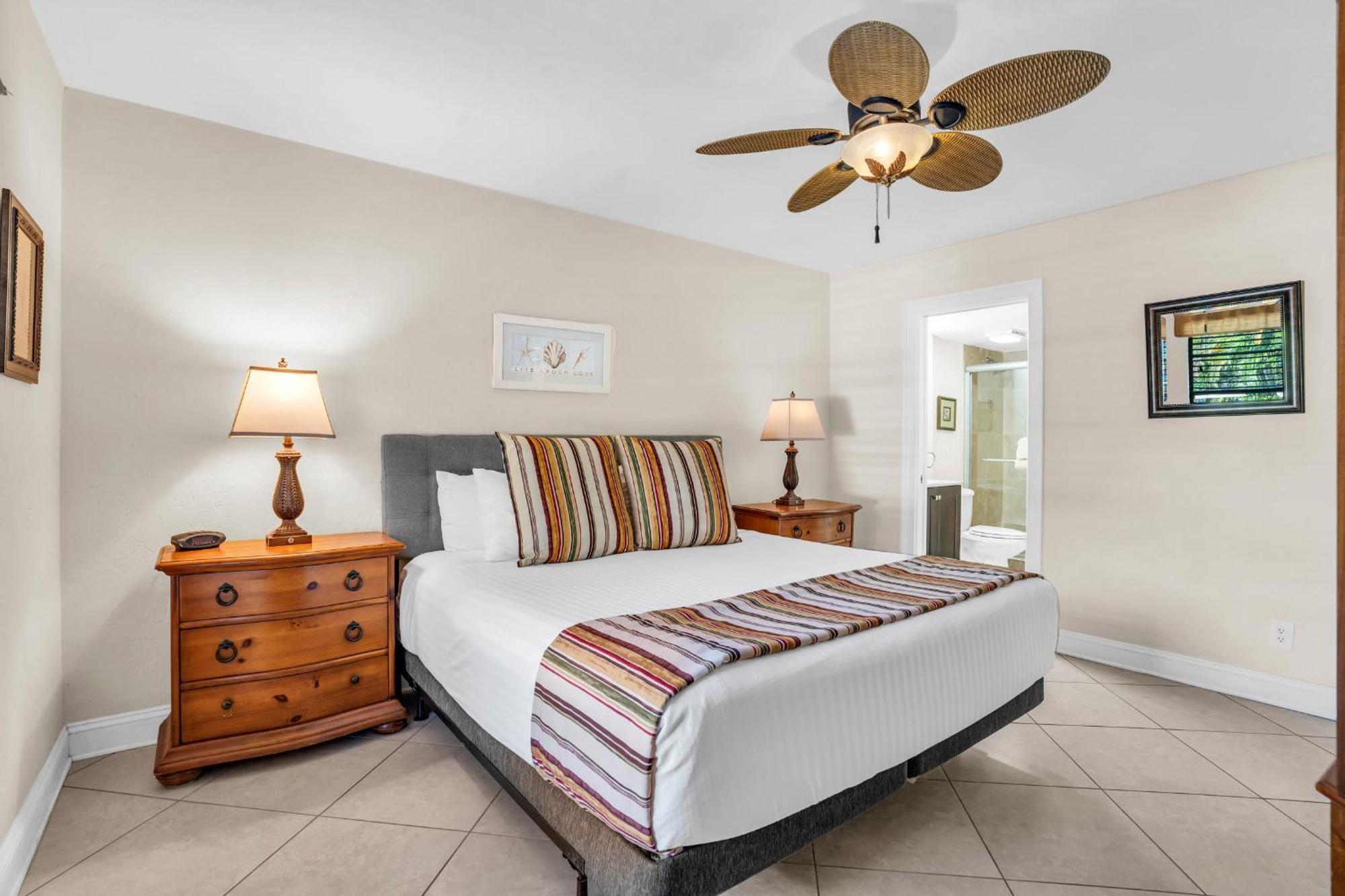 1st Floor With Views Holiday home Naples