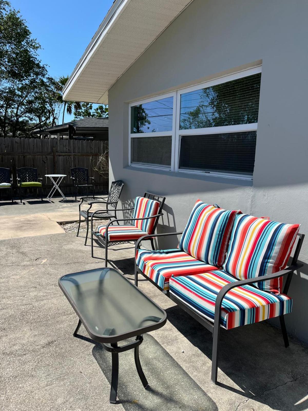 Apartment Coastal Home,walk,bike To Beach,large Fenced Yard, Large Driveway