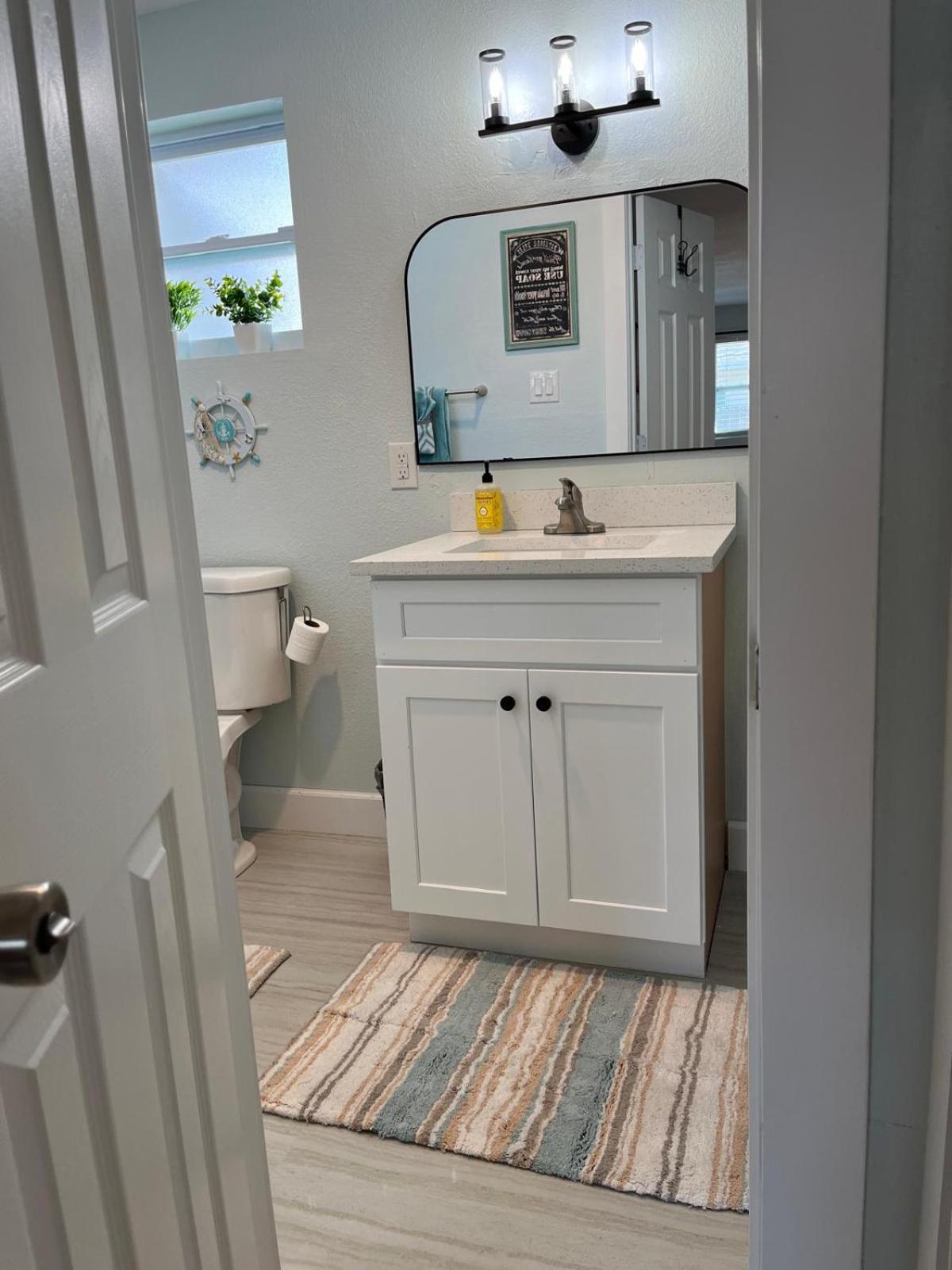 Coastal Home,walk,bike To Beach,large Fenced Yard, Large Driveway Naples