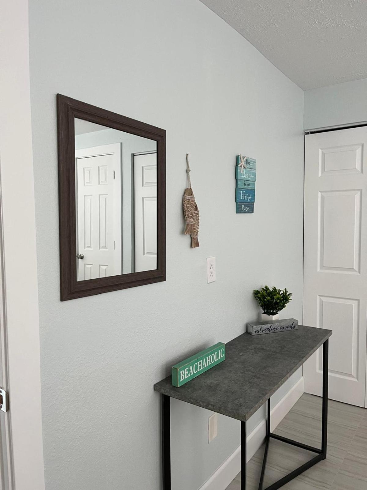Coastal Home,walk,bike To Beach,large Fenced Yard, Large Driveway * Naples