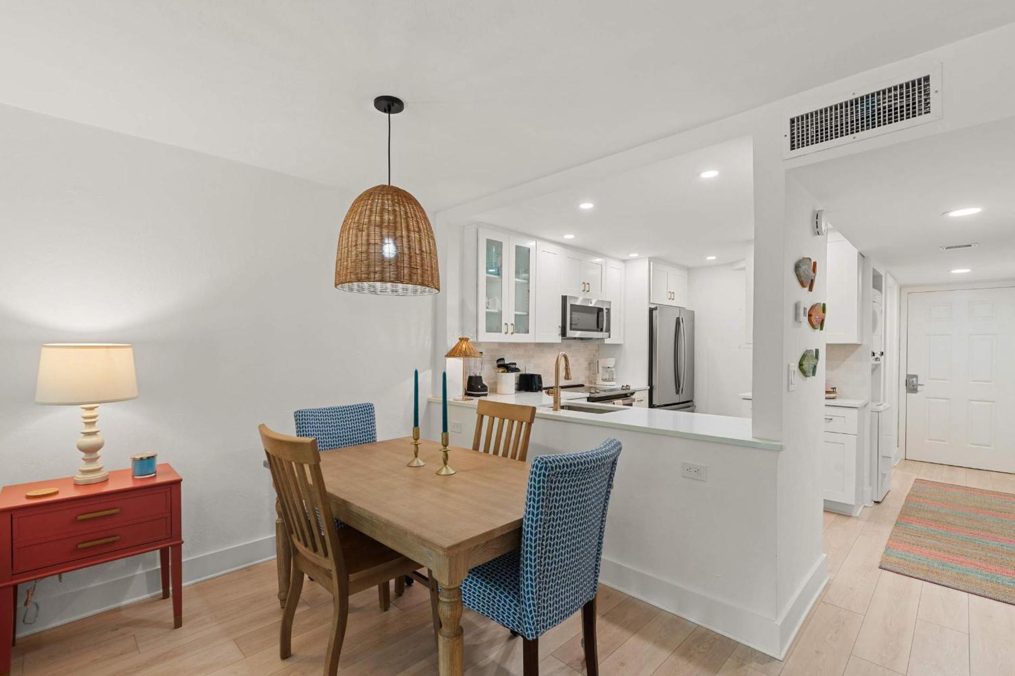 Holiday home Exquisite Luxury First Floor - Easy Walk To Amenities *
