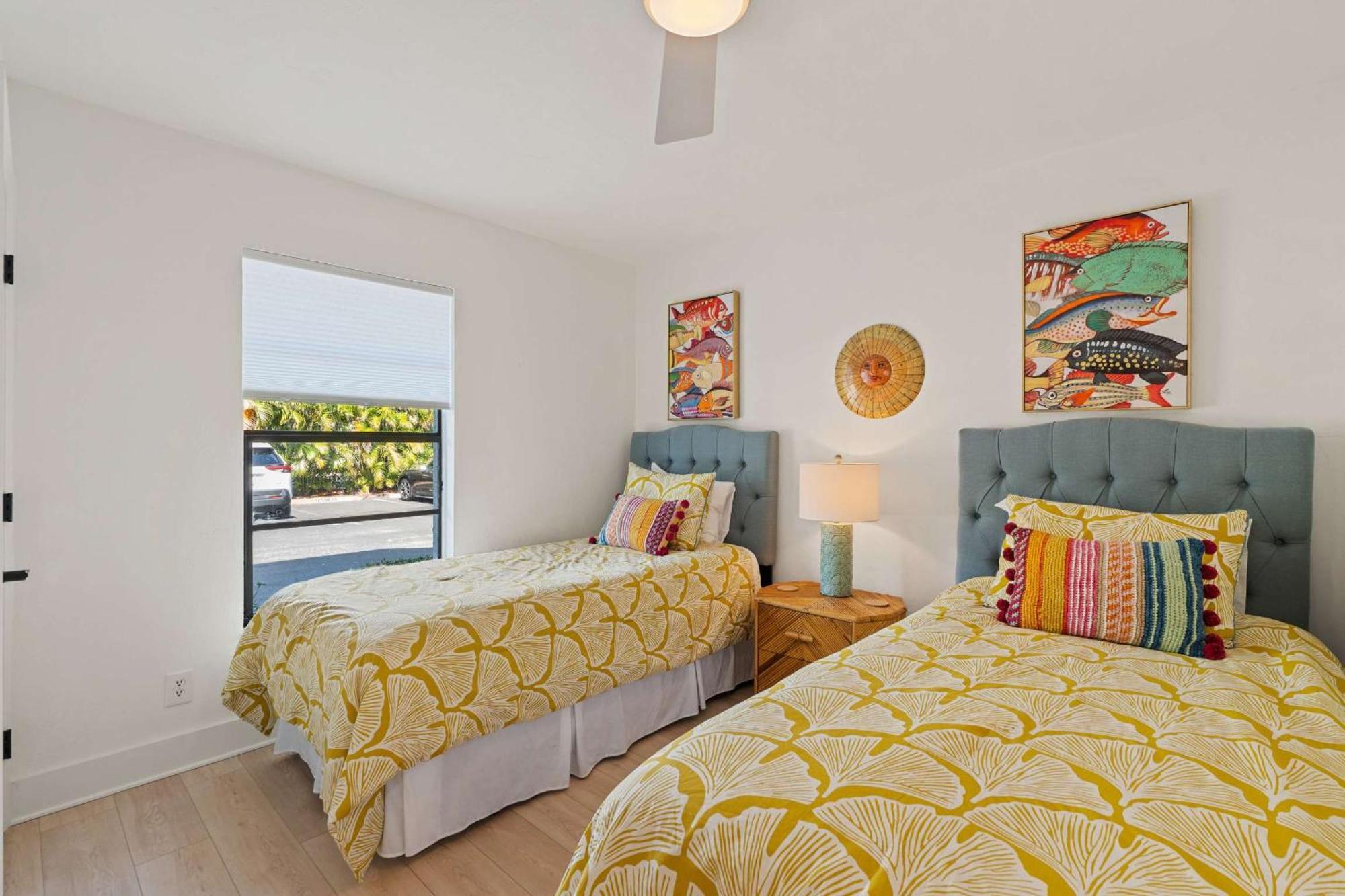 Exquisite Luxury First Floor - Easy Walk To Amenities * Naples
