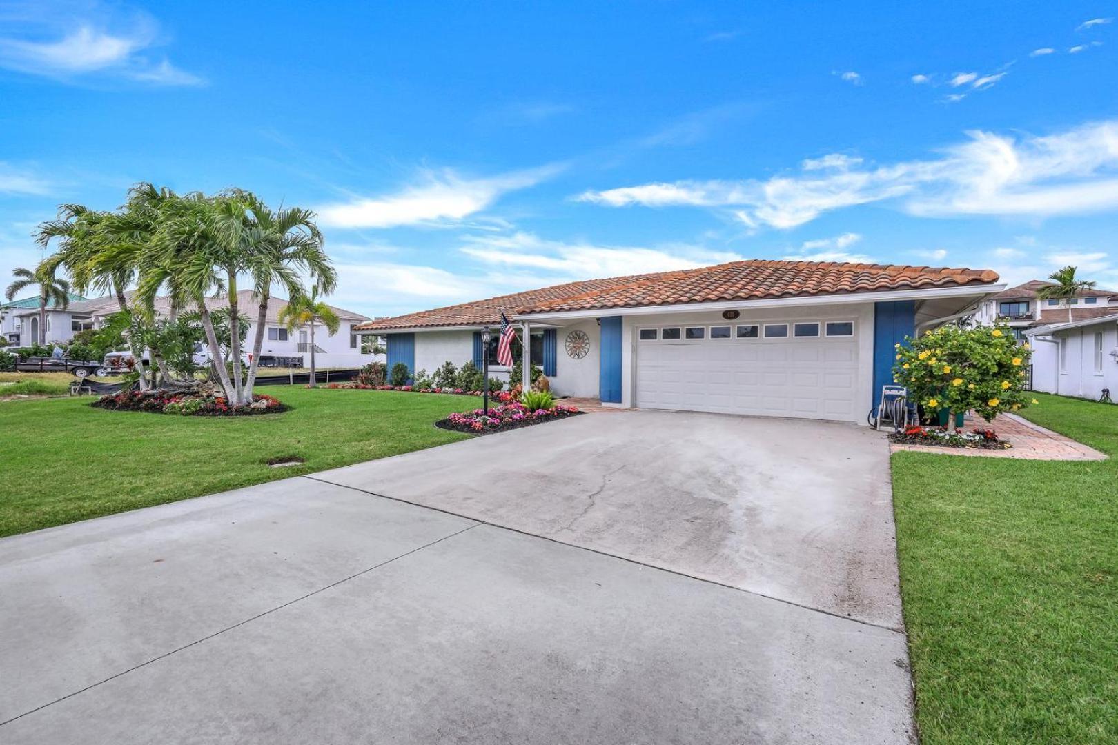 Sunsation On The Water! - Walk To Vanderbilt Beach! Salt Water Pool! Holiday home *