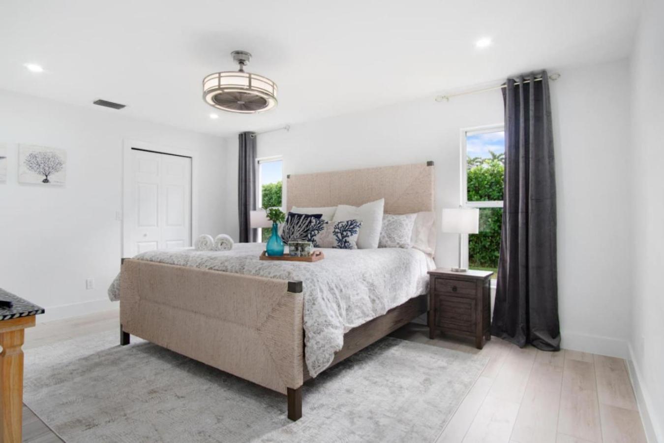 Modern Comfort In Naples, Close To Everything Holiday home Naples