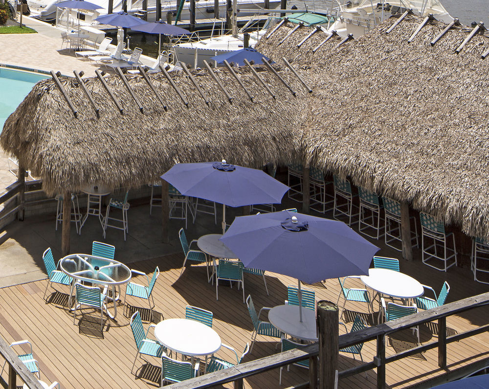 Hotel Cove On Bay 2*