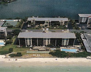 Vanderbilt Beach And Harbour Club 4*