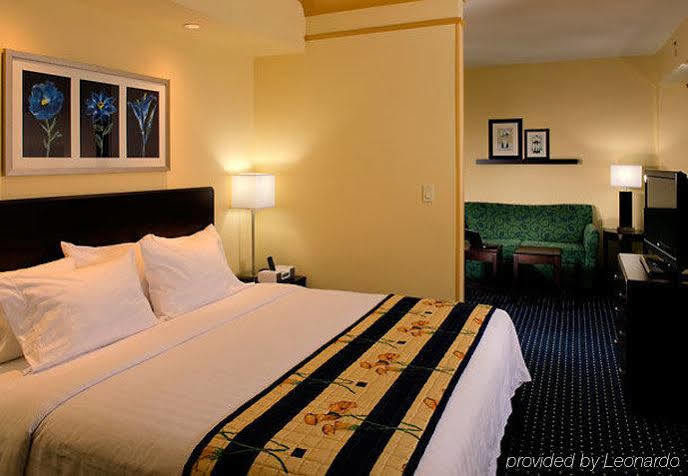 Springhill By Marriott Naples Hotel