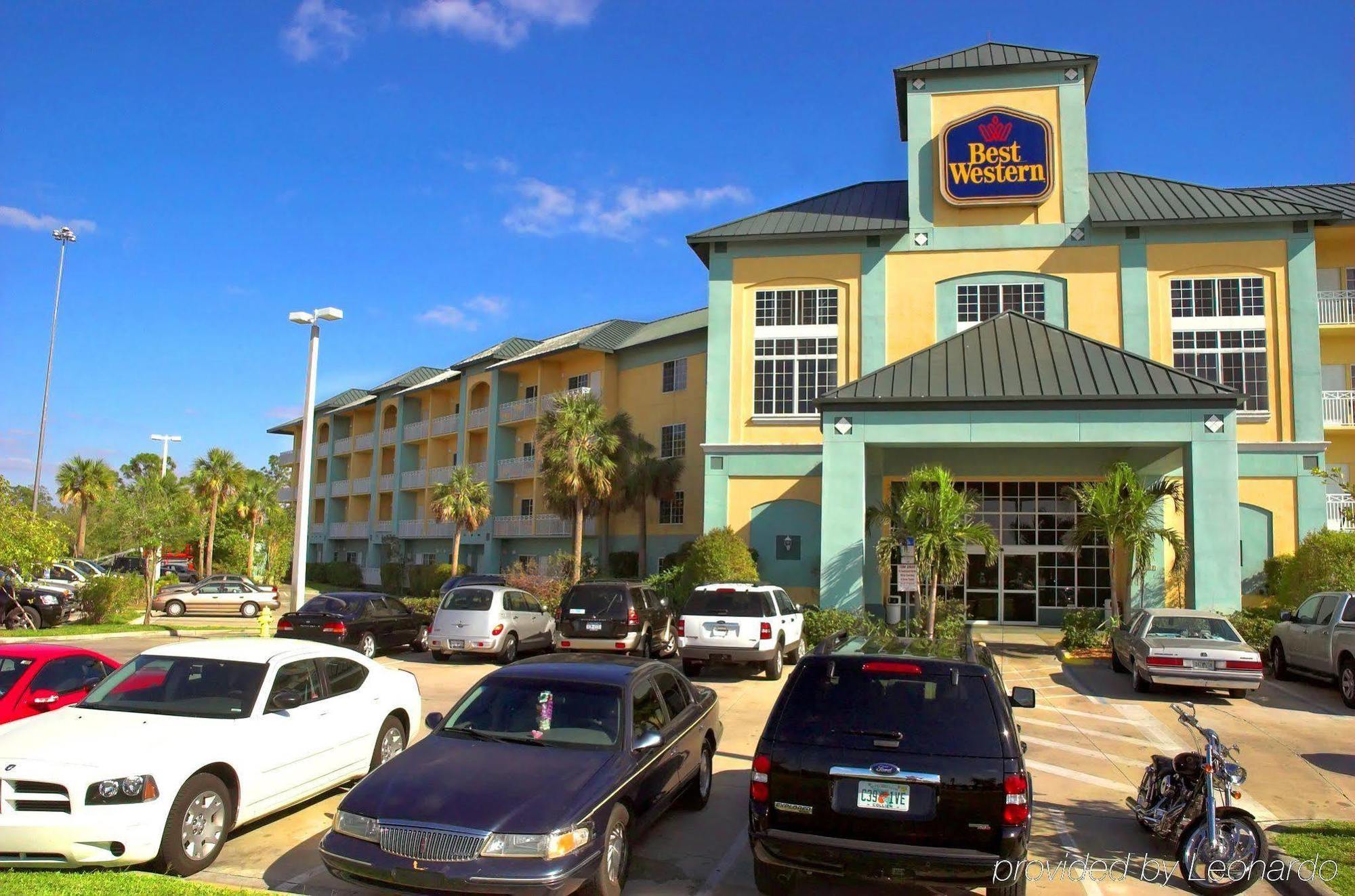 Western Plaza Hotel 3*