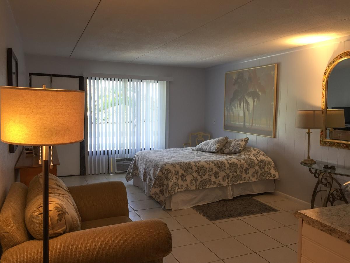 Capri Lodge Motel Naples