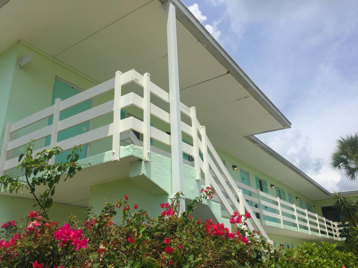 Capri Lodge Motel 3*