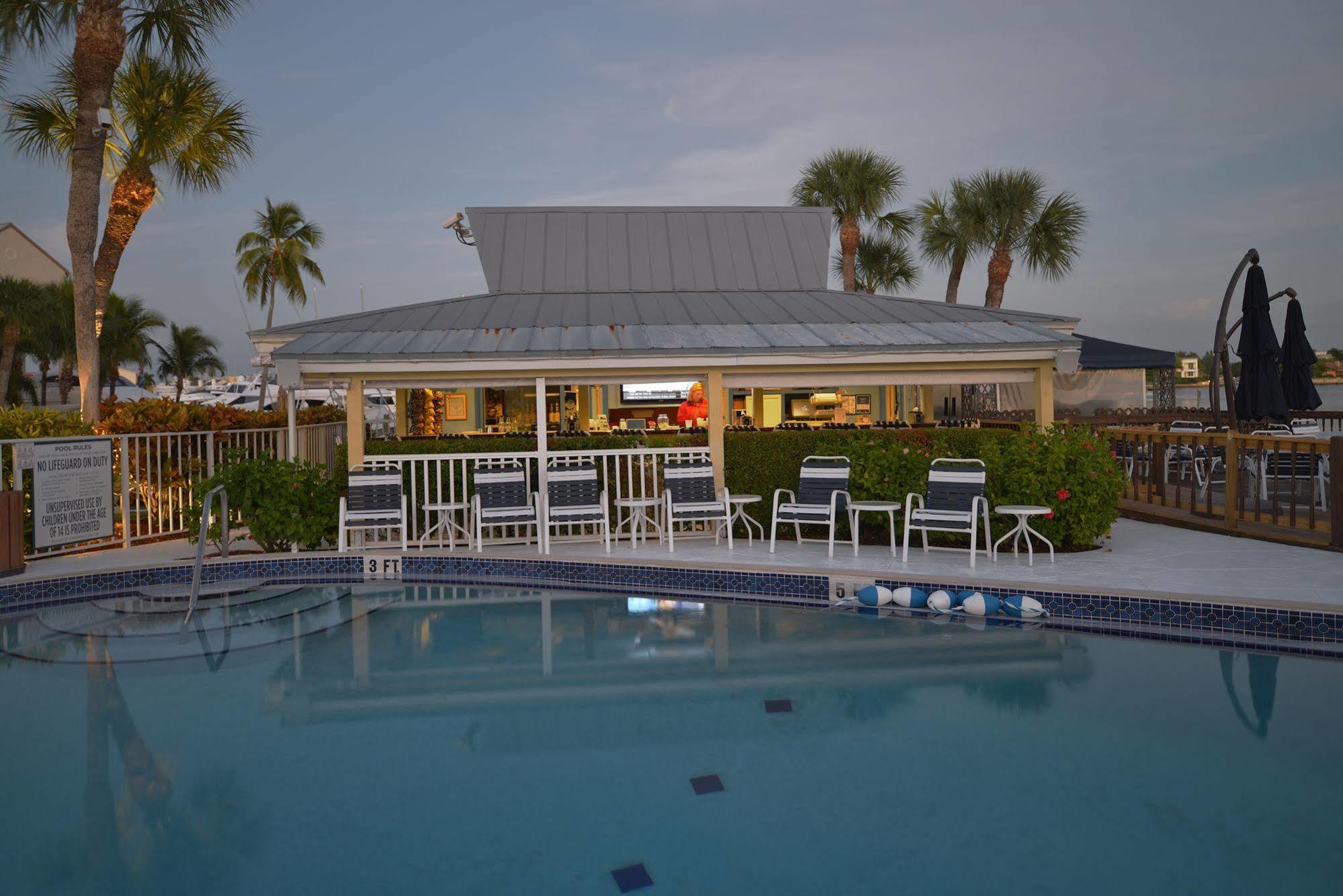 Hilton Vacation Club Charter Club Bay Resort