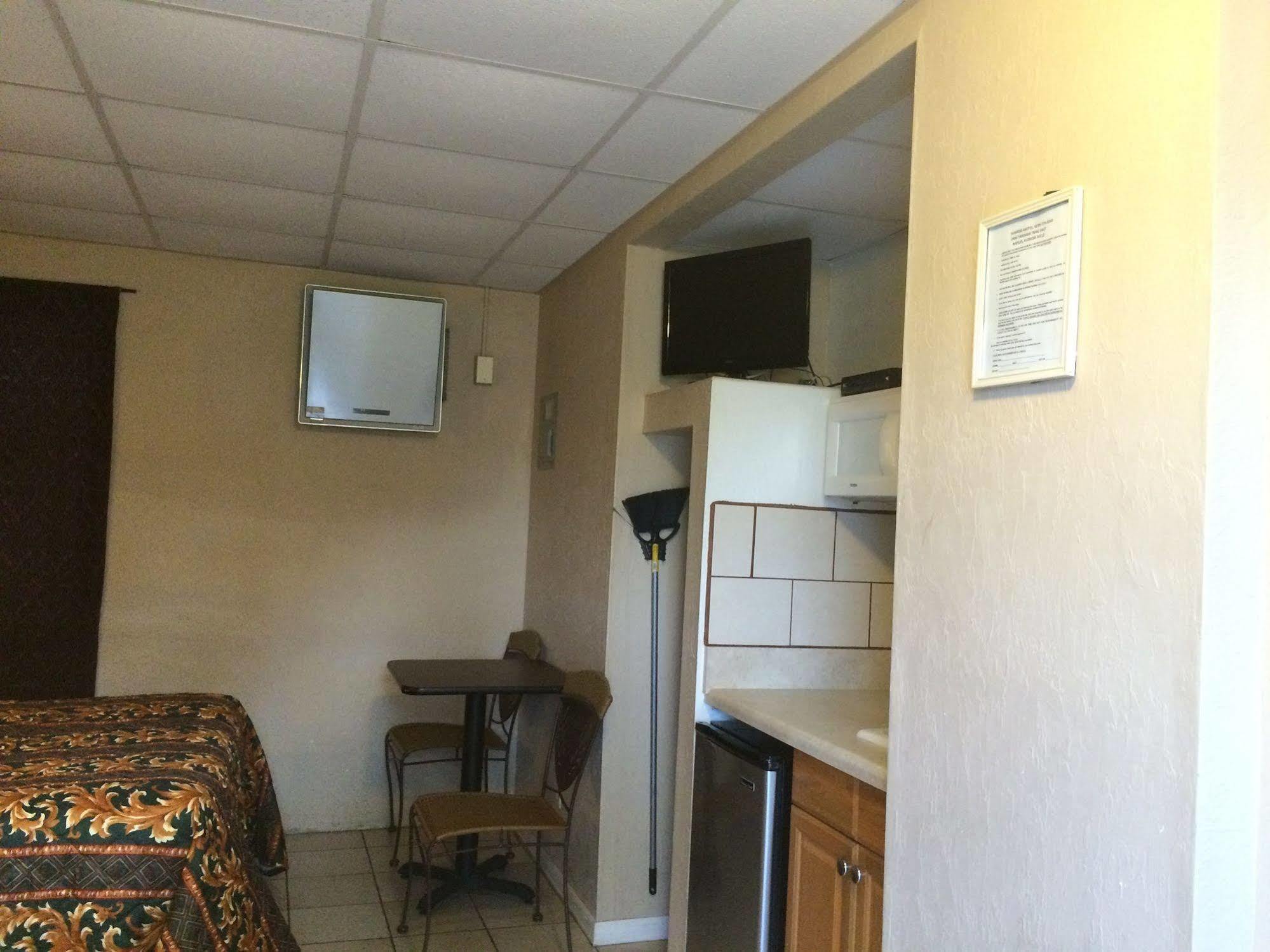 Sunrise Motel Naples