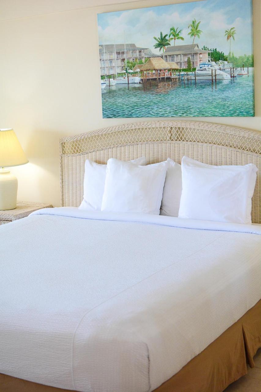 Cove On Bay Hotel 2*