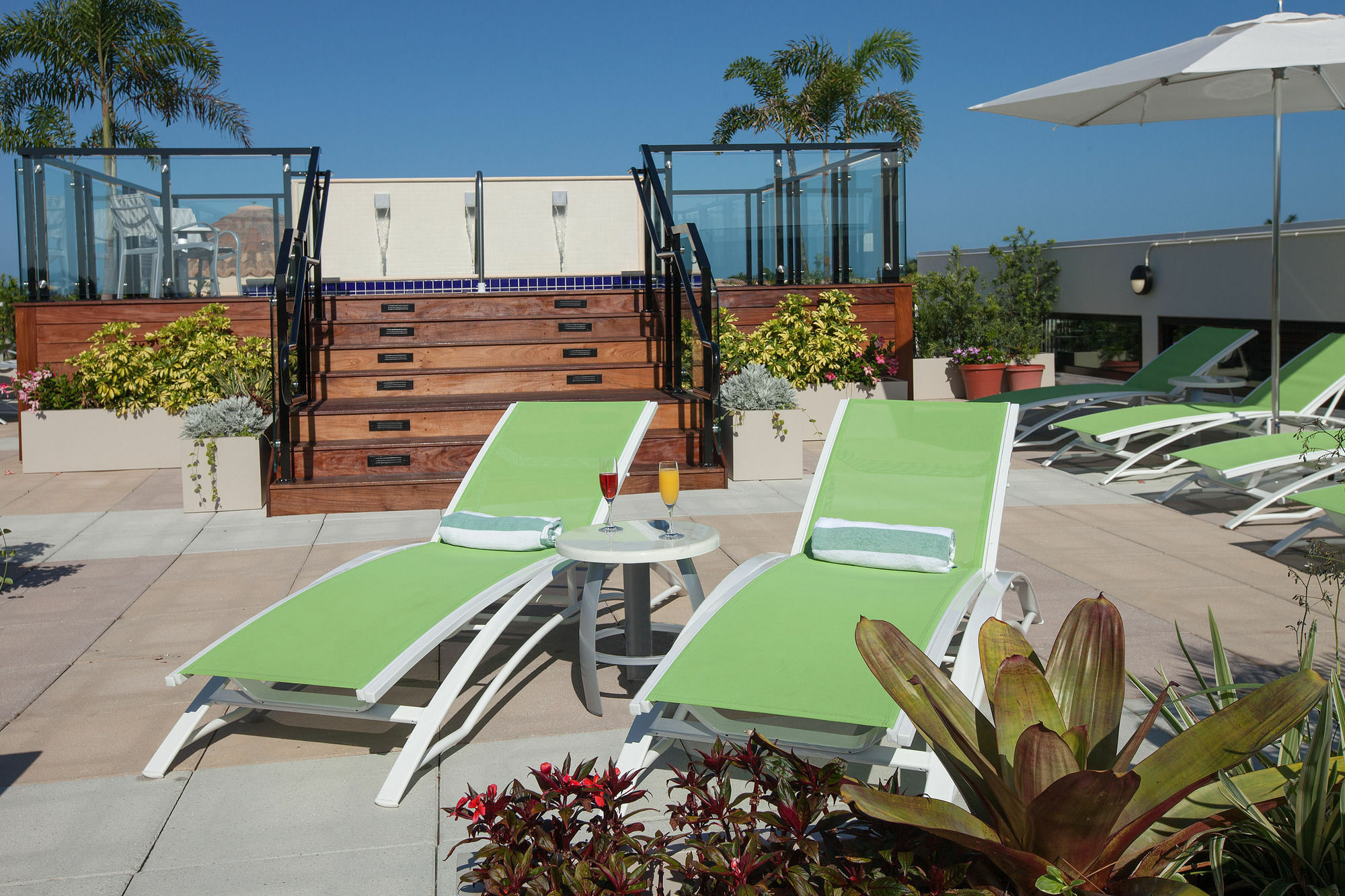 Club Level At On Fifth Naples