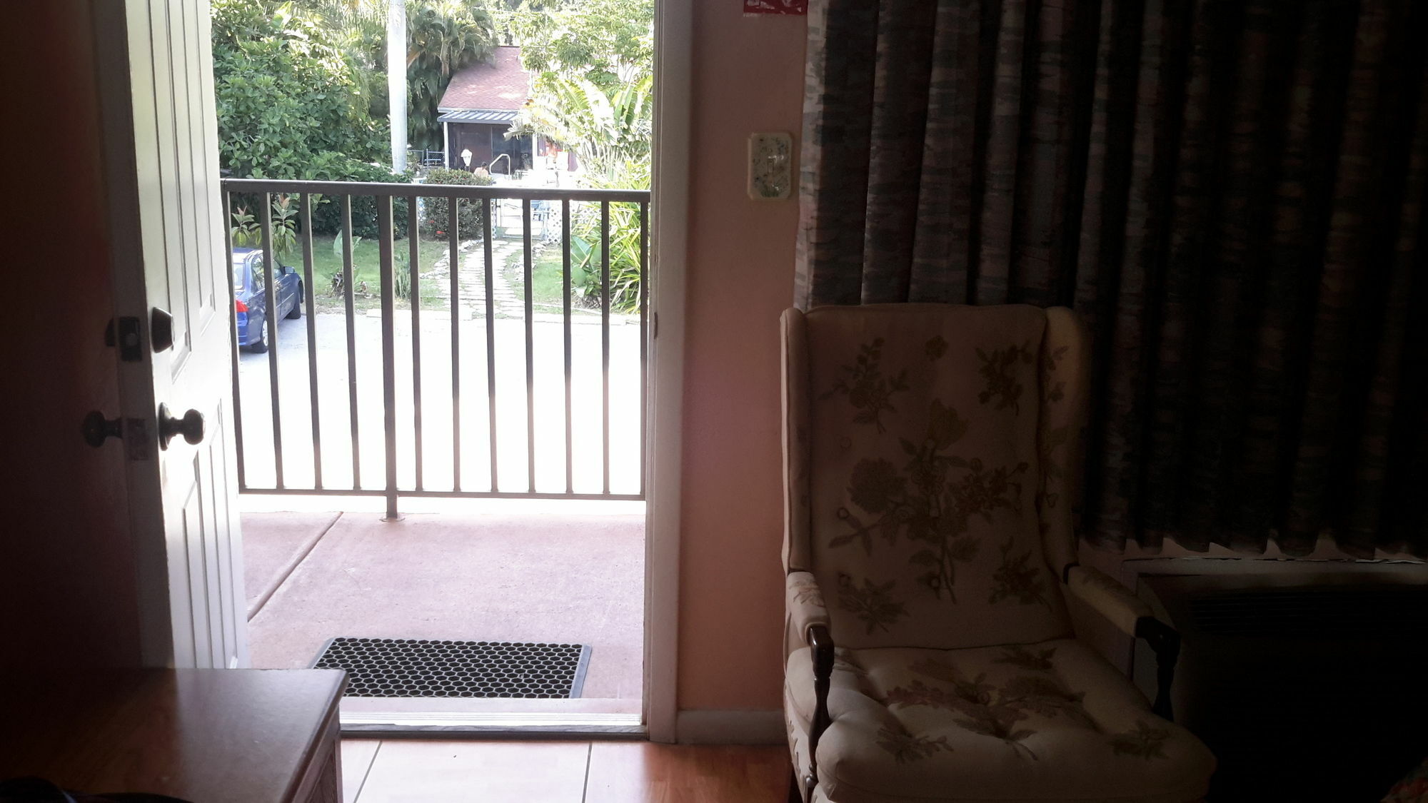 Contys Naples Manor