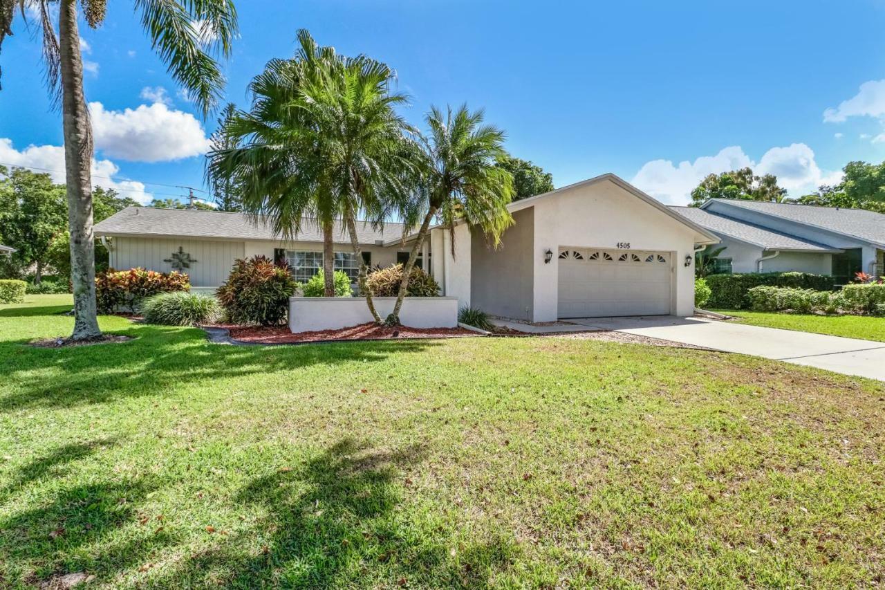 Comfortably Chic Pool Retreat Villa Naples