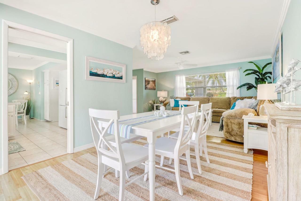Villa Comfortably Chic Pool Retreat Naples