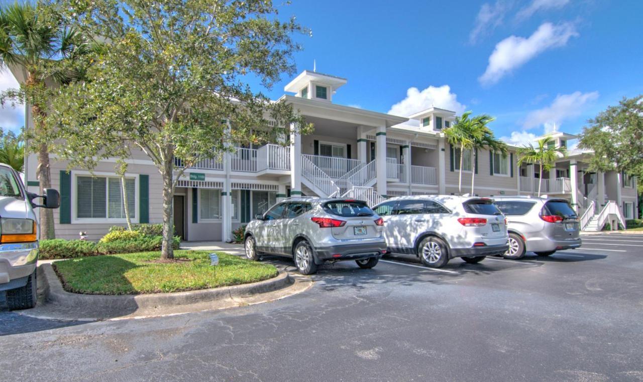 **gorgeous First Floor In Greenlinks Of Lely -relax By The Pool, Golf At 2 Courses Or Enjoy Happy Hour Next Door!** Holiday home