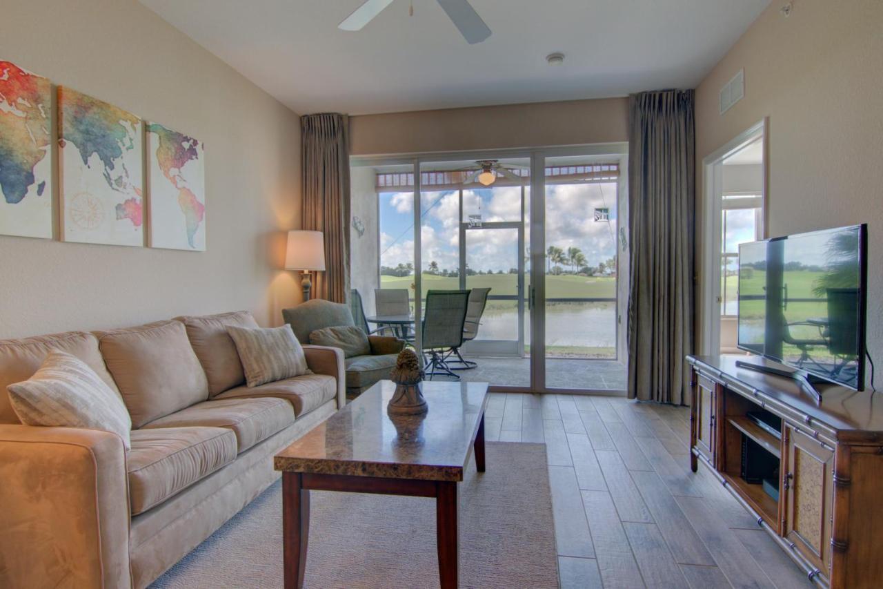**gorgeous First Floor In Greenlinks Of Lely -relax By The Pool, Golf At 2 Courses Or Enjoy Happy Hour Next Door!** * Naples